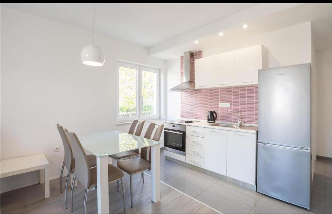 Apartment Nina Ποντστράνα Εξωτερικό φωτογραφία
