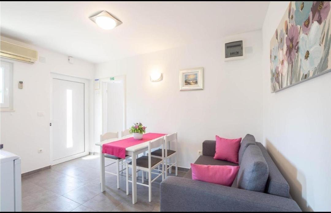 Apartment Nina Ποντστράνα Εξωτερικό φωτογραφία